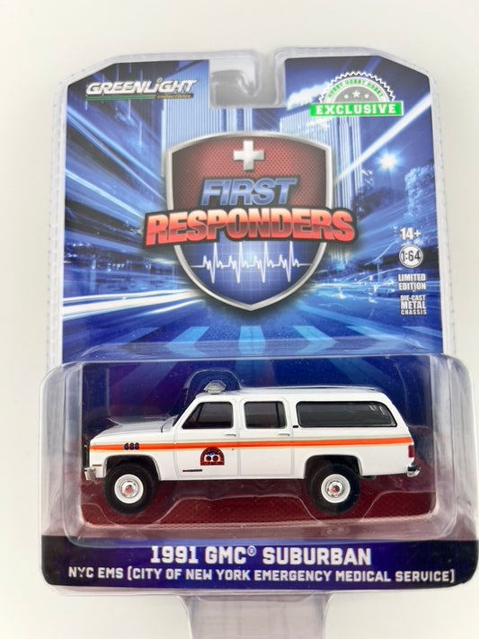 Greenlight 1991 GMC Suburban NYC EMS (First Responders Exclusive) Fishwheels