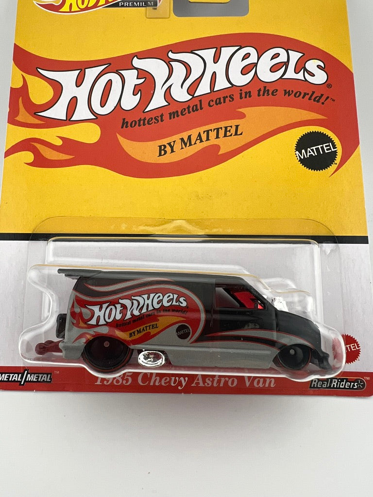 Hot Wheels 1985 Chevy Astro Van – Hot Wheels Originals Series Fishwheels