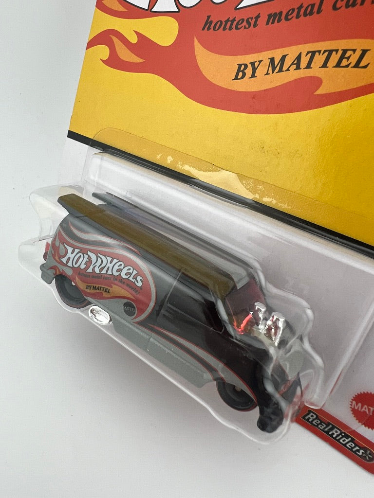 Hot Wheels 1985 Chevy Astro Van – Hot Wheels Originals Series Fishwheels