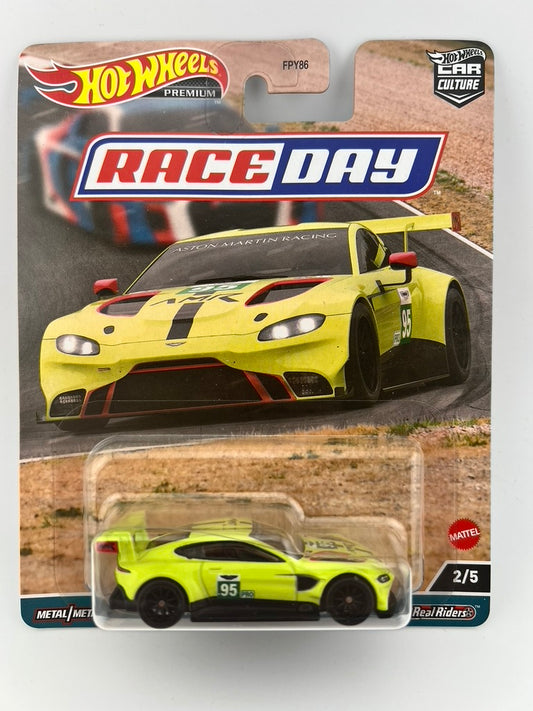 Hot Wheels Car Culture Race Day – Aston Martin Vantage GTE Fishwheels
