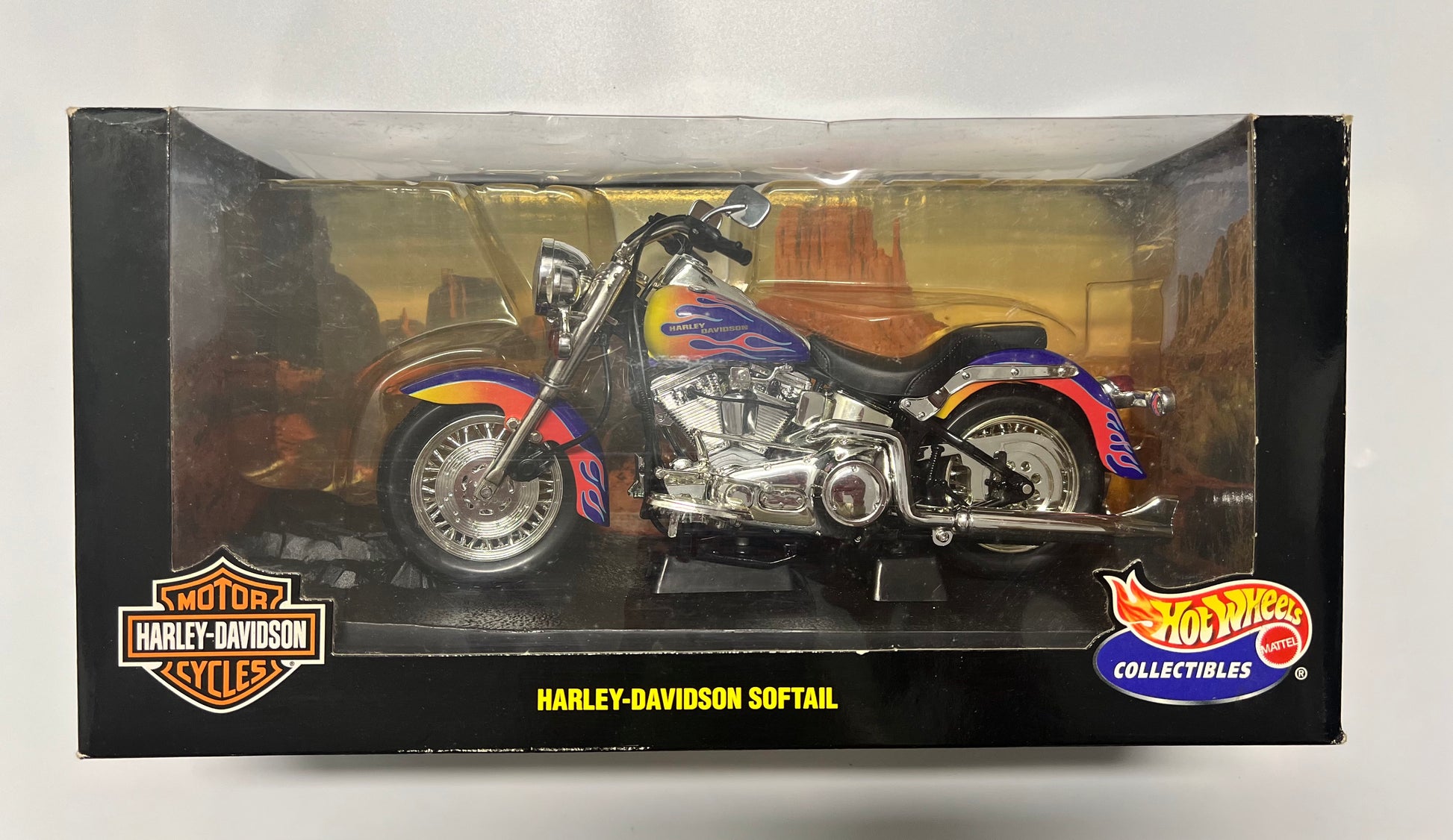 Hot Wheels Collectibles Harley Davidson Softail Purple w/Flames 1999 1:10 Scale Fishwheels