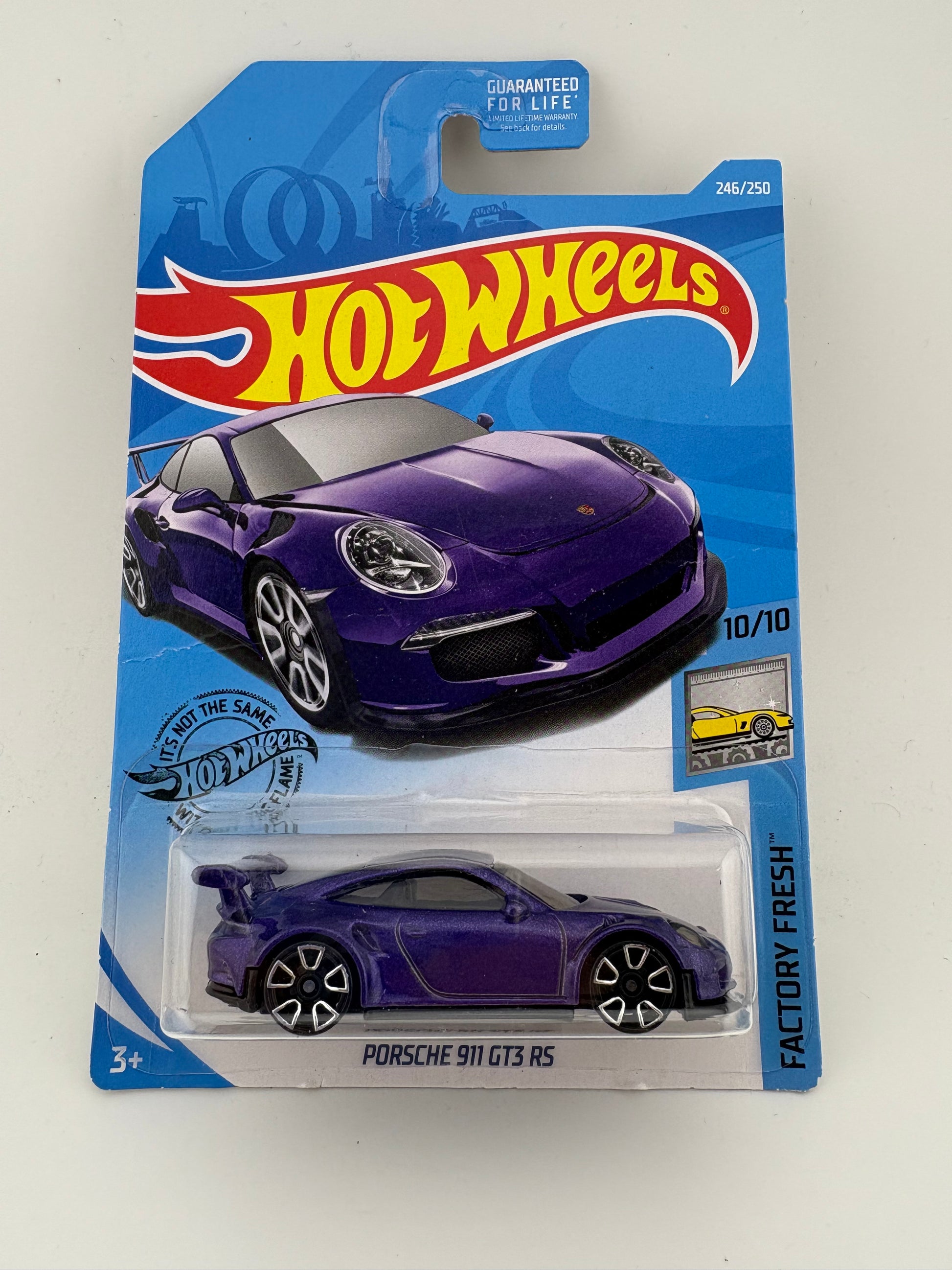 Hot Wheels – Porsche 911 GT3 RS (Factory Fresh | 10/10)(Damaged Card)
