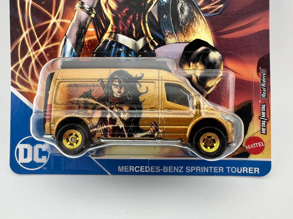 Hot Wheels Premium Mercedes-Benz Sprinter Tourer – Wonder Woman Fishwheels