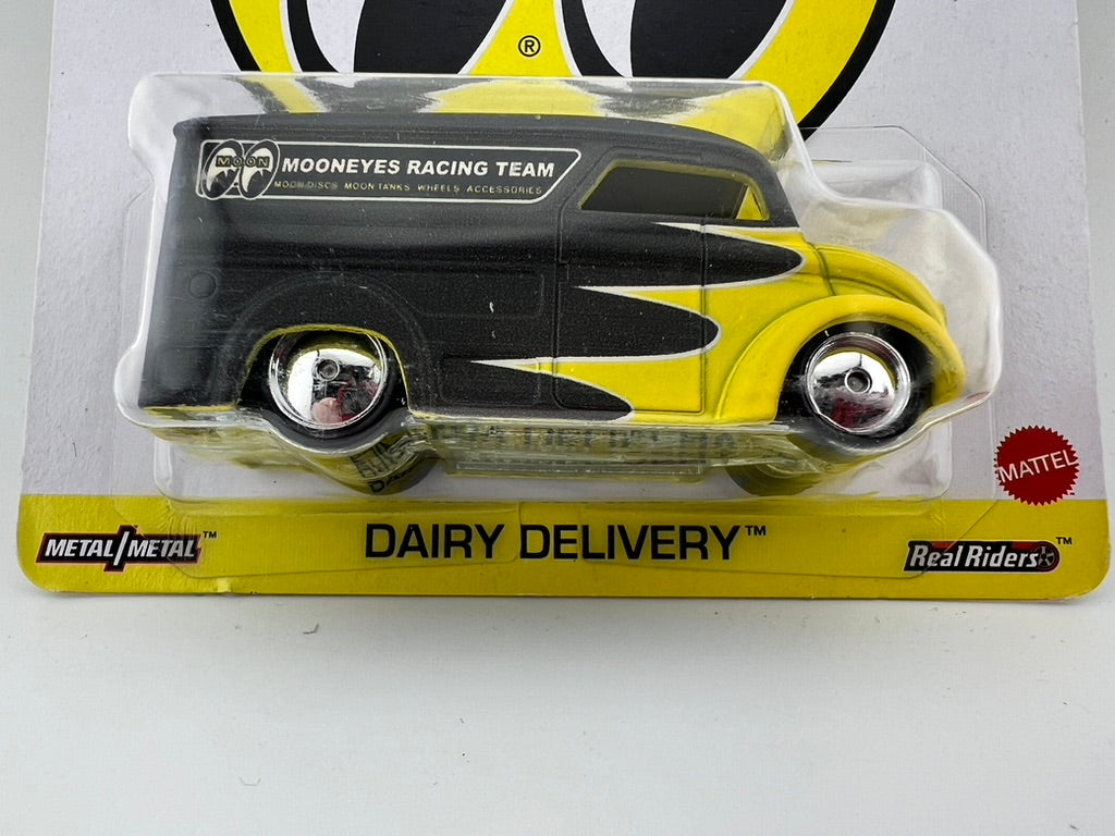 Hot Wheels Premium Mooneyes Dairy Delivery Fishwheels