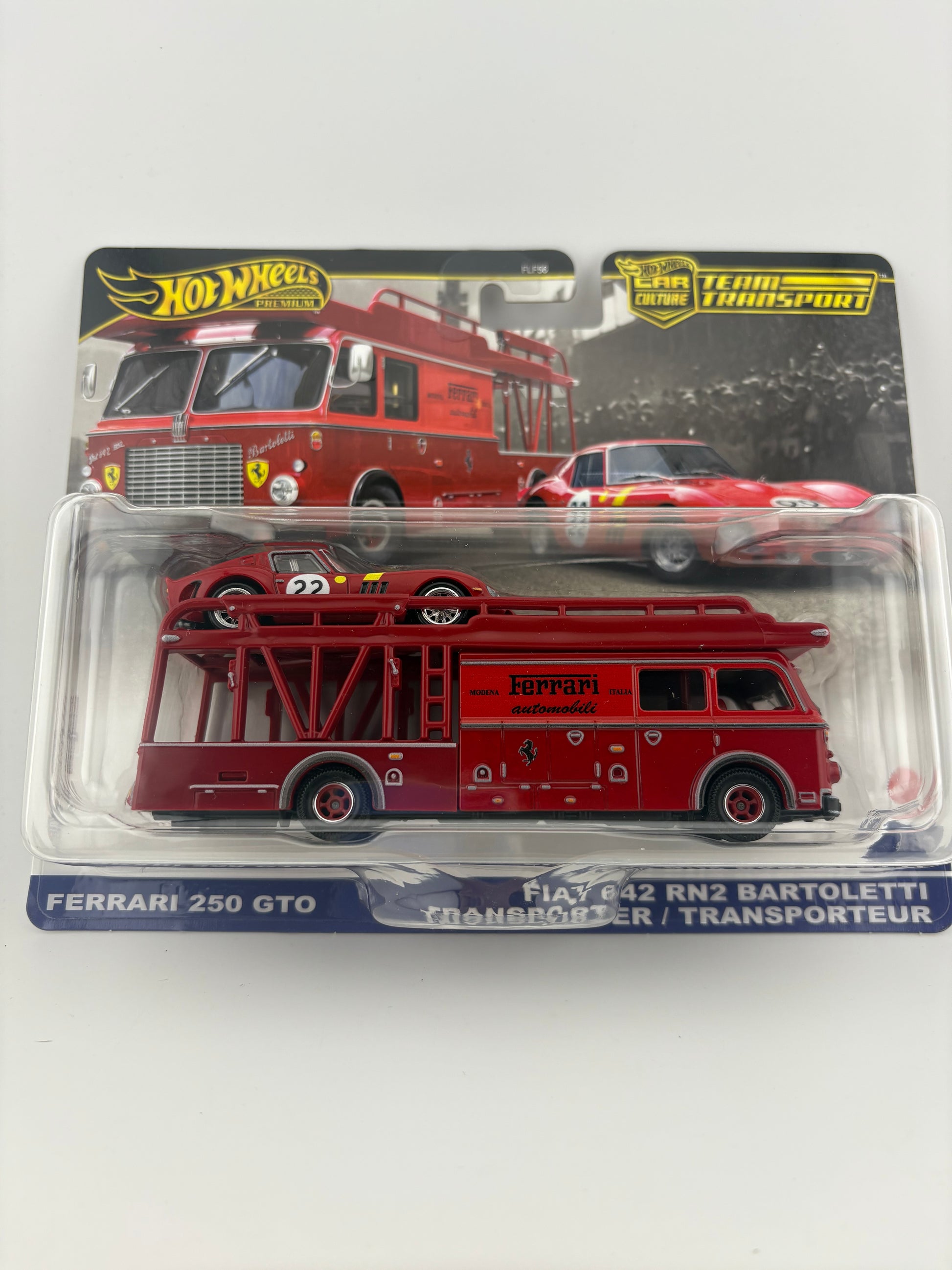 Hot Wheels Premium Team Transport Ferrari 250 GTO & Fiat 642 RN2 Bartoletti
