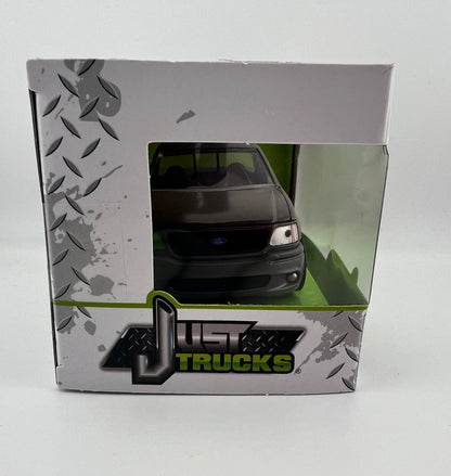 Jada Just Trucks 1:32 Diecast 1999 Ford F-150 SVT Lightning