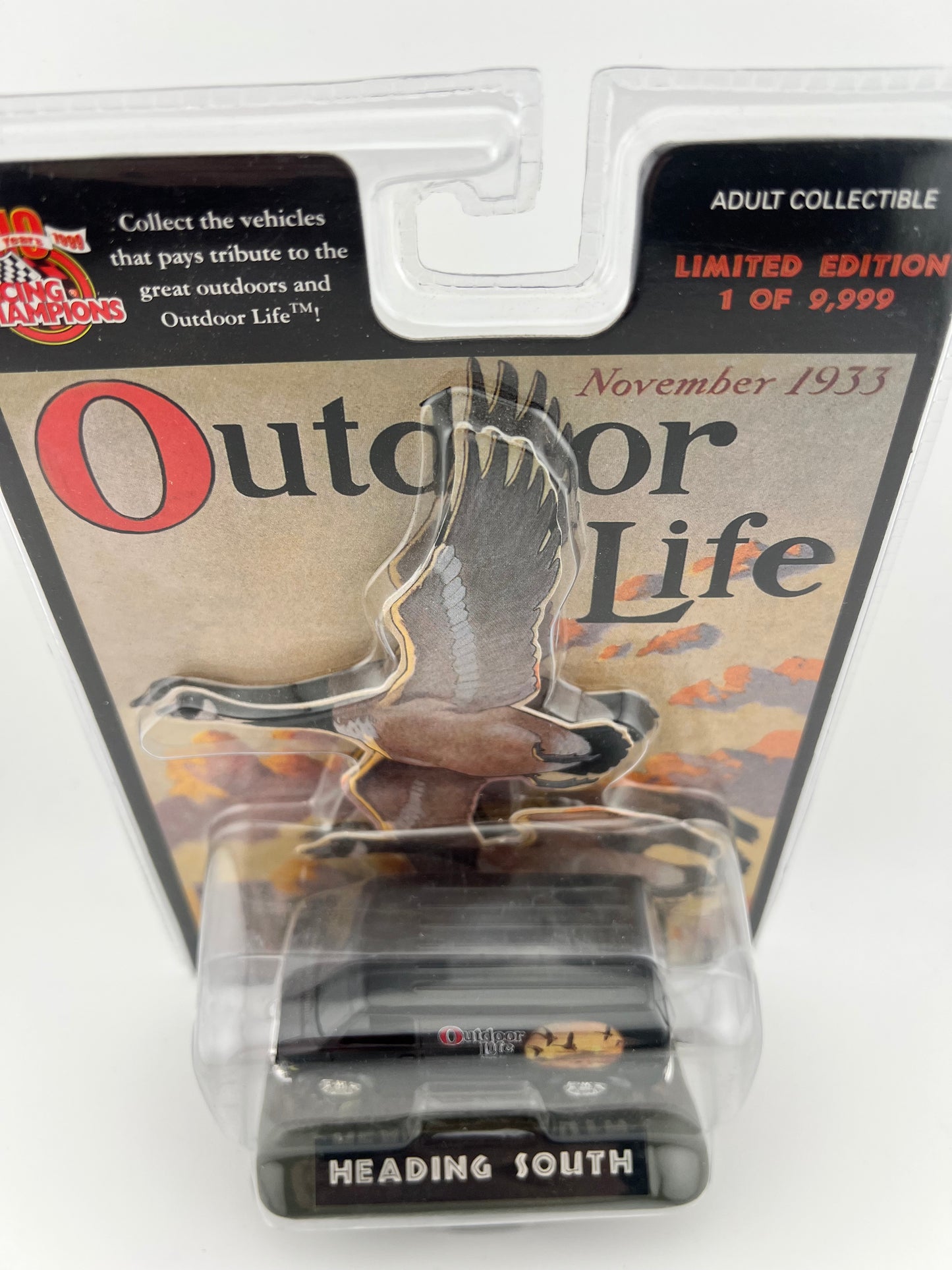 1999 Racing Champions Outdoor Life Heading South Chevy Van AA 1:64 Scale