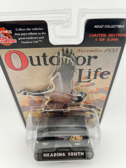 1999 Racing Champions Outdoor Life Heading South Chevy Van AA 1:64 Scale