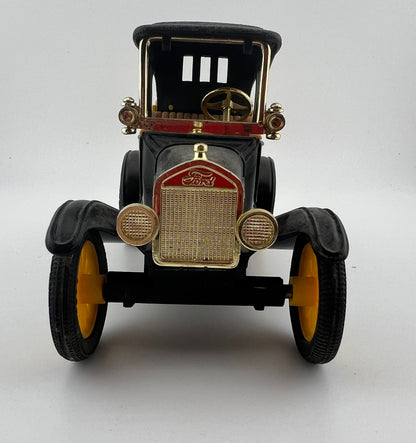 ERTL Diecast 1918 Ford Model T Runabout