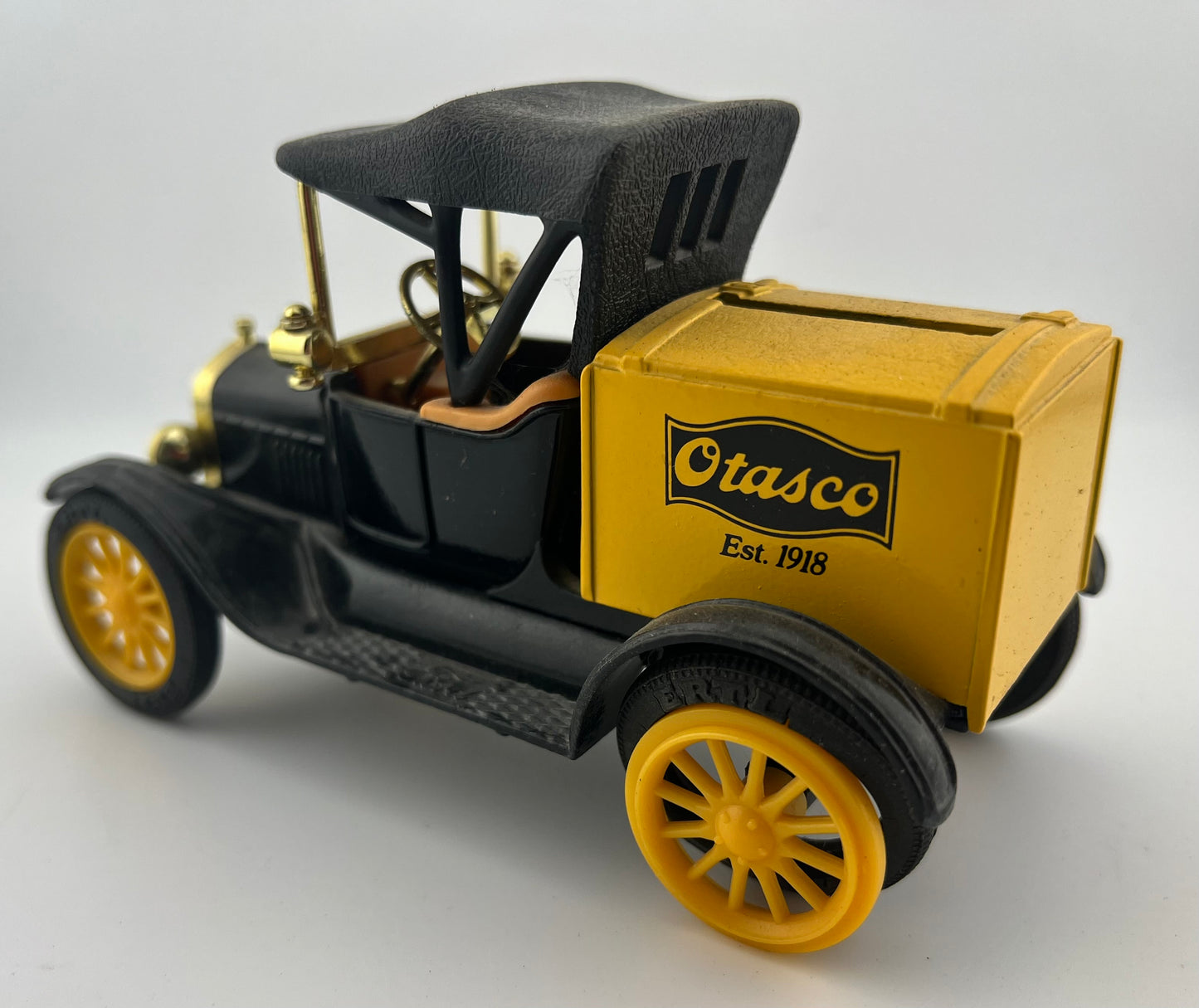 ERTL Diecast 1918 Ford Model T Runabout