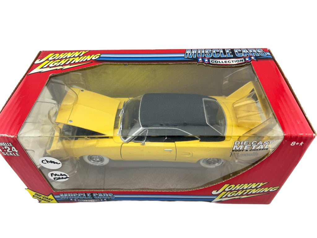 Johnny Lightning 1:24 scale 1970 Plymouth HEMI Barracuda Fishwheels