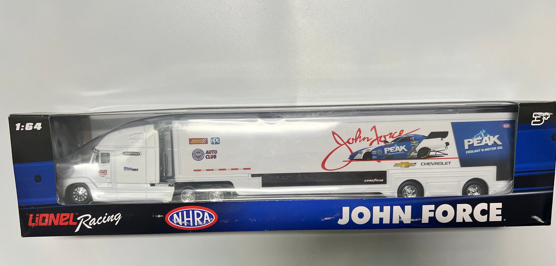 LIONEL RACING John Force Tractor Trailer Hauler 1:64 Scale