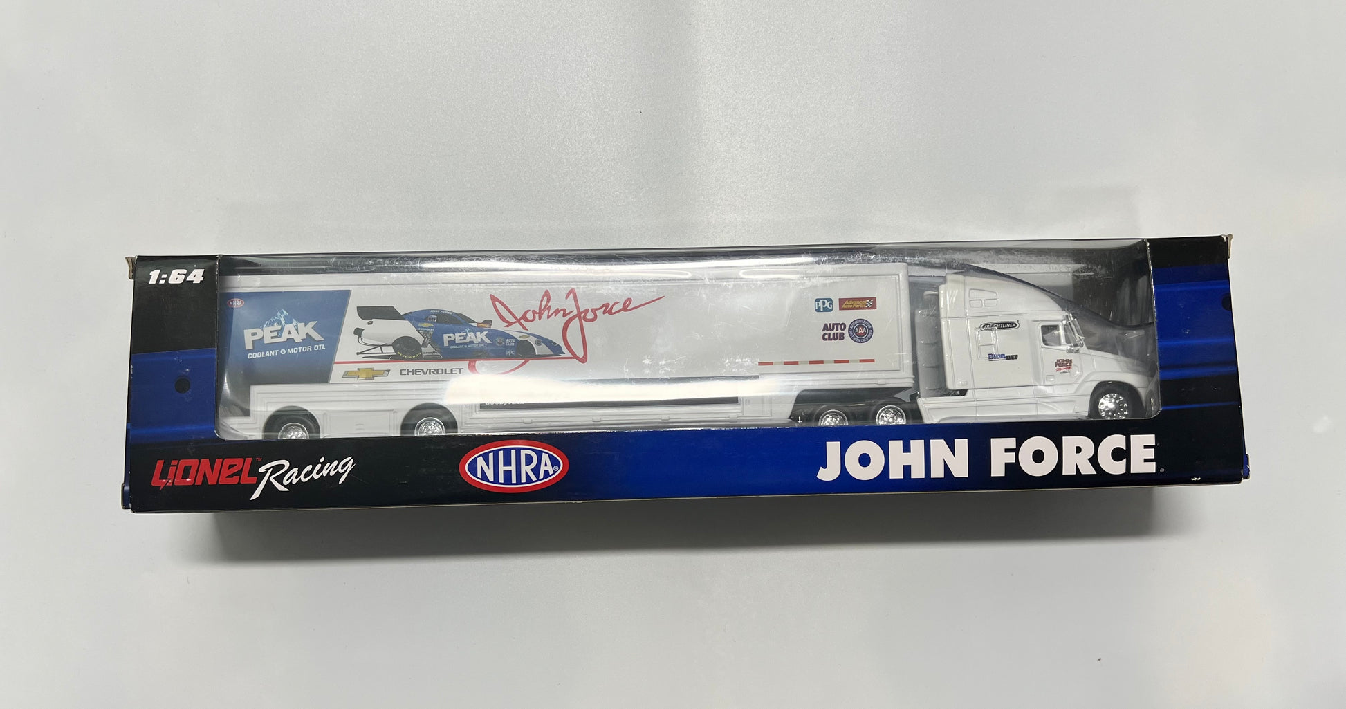 LIONEL RACING John Force Tractor Trailer Hauler 1:64 Scale