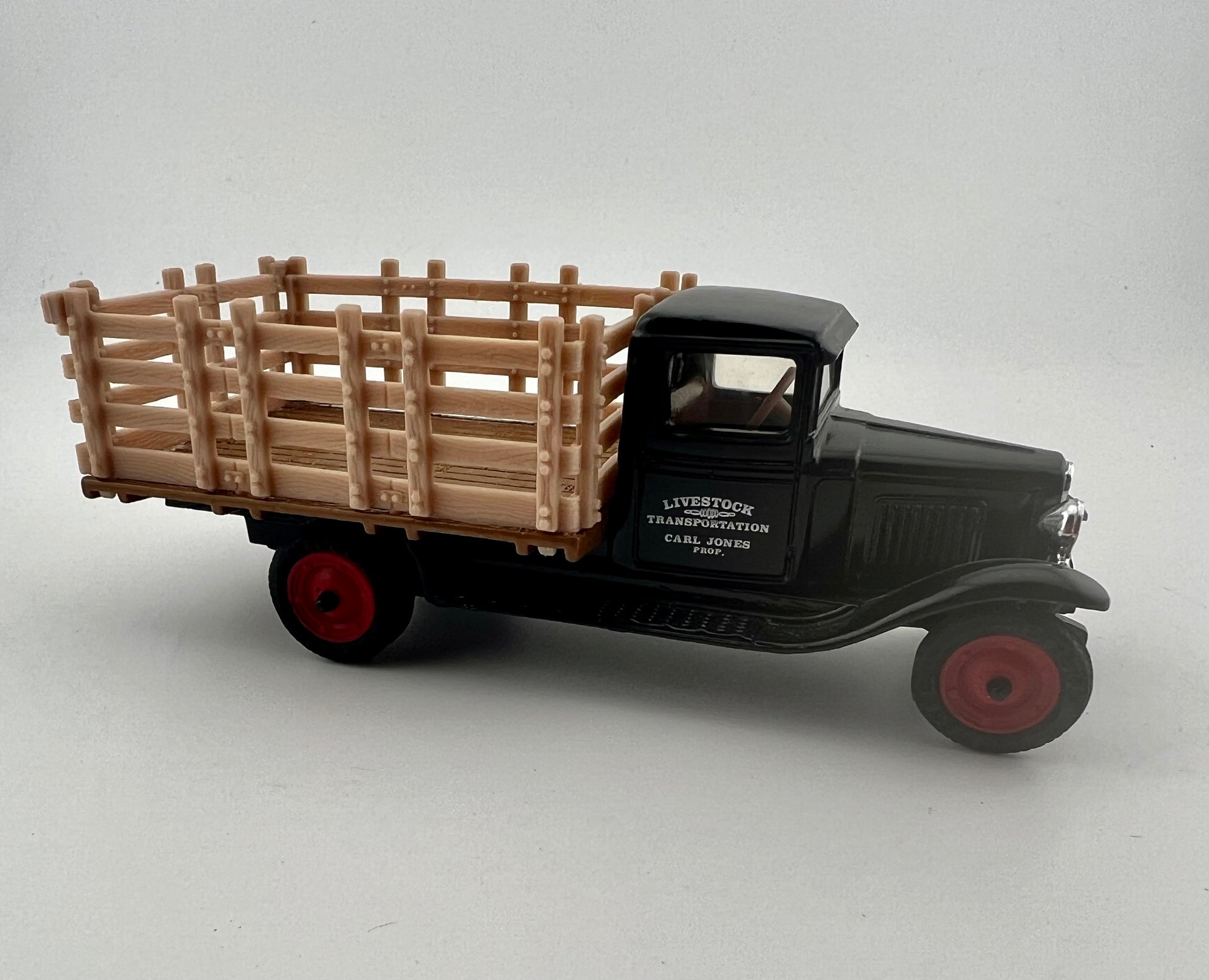 Livestock Transportation - Carl Jones, Prop. Diecast Truck 1:43 Fishwheels