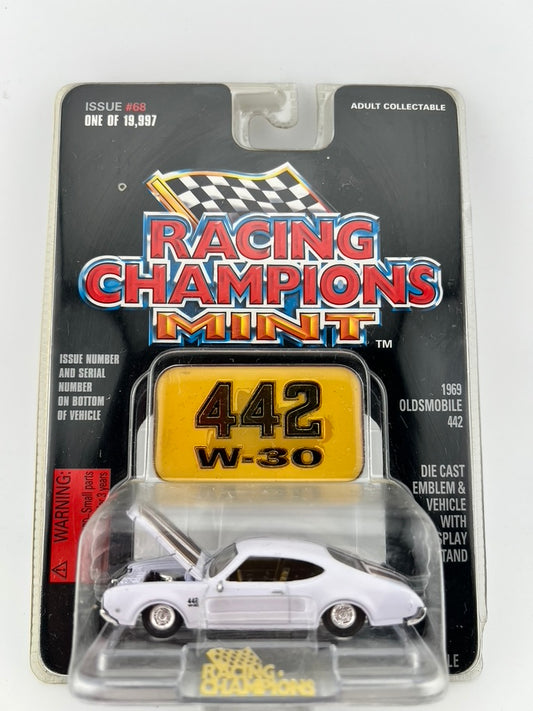 Racing Champions Mint – 1969 Oldsmobile 442 W-30 Fishwheels