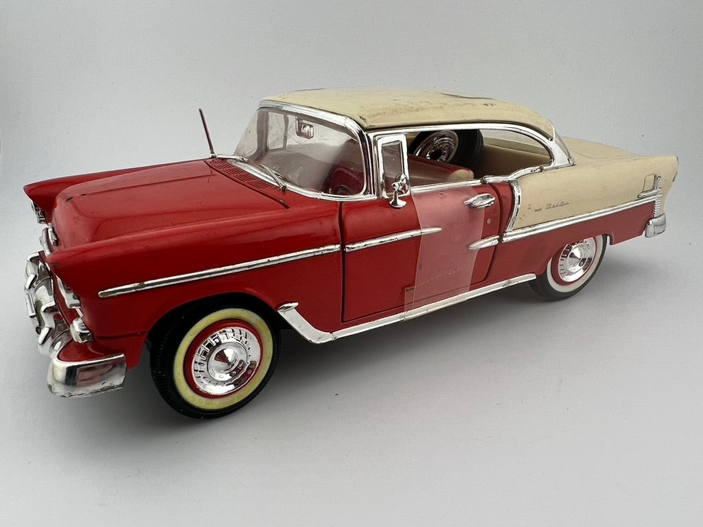 Vintage 1955 Chevy Bel Air 1:18 Scale  Fishwheels