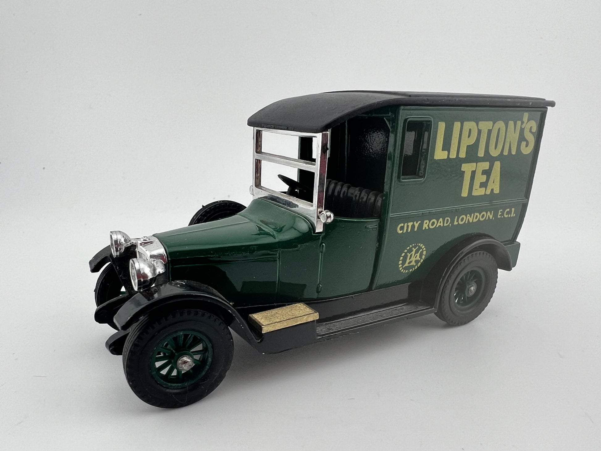 Vintage Lipton Tea Delivery Van 1:43 Scale Fishwheels