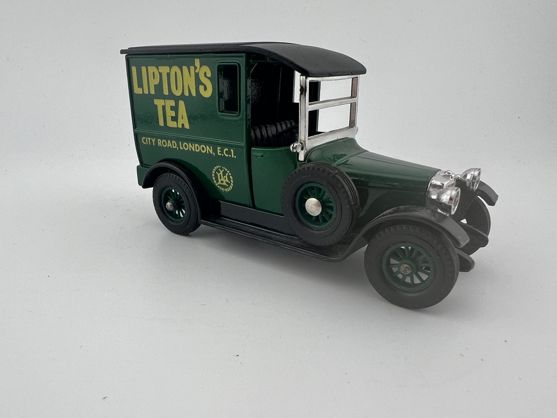 Vintage Lipton Tea Delivery Van 1:43 Scale Fishwheels